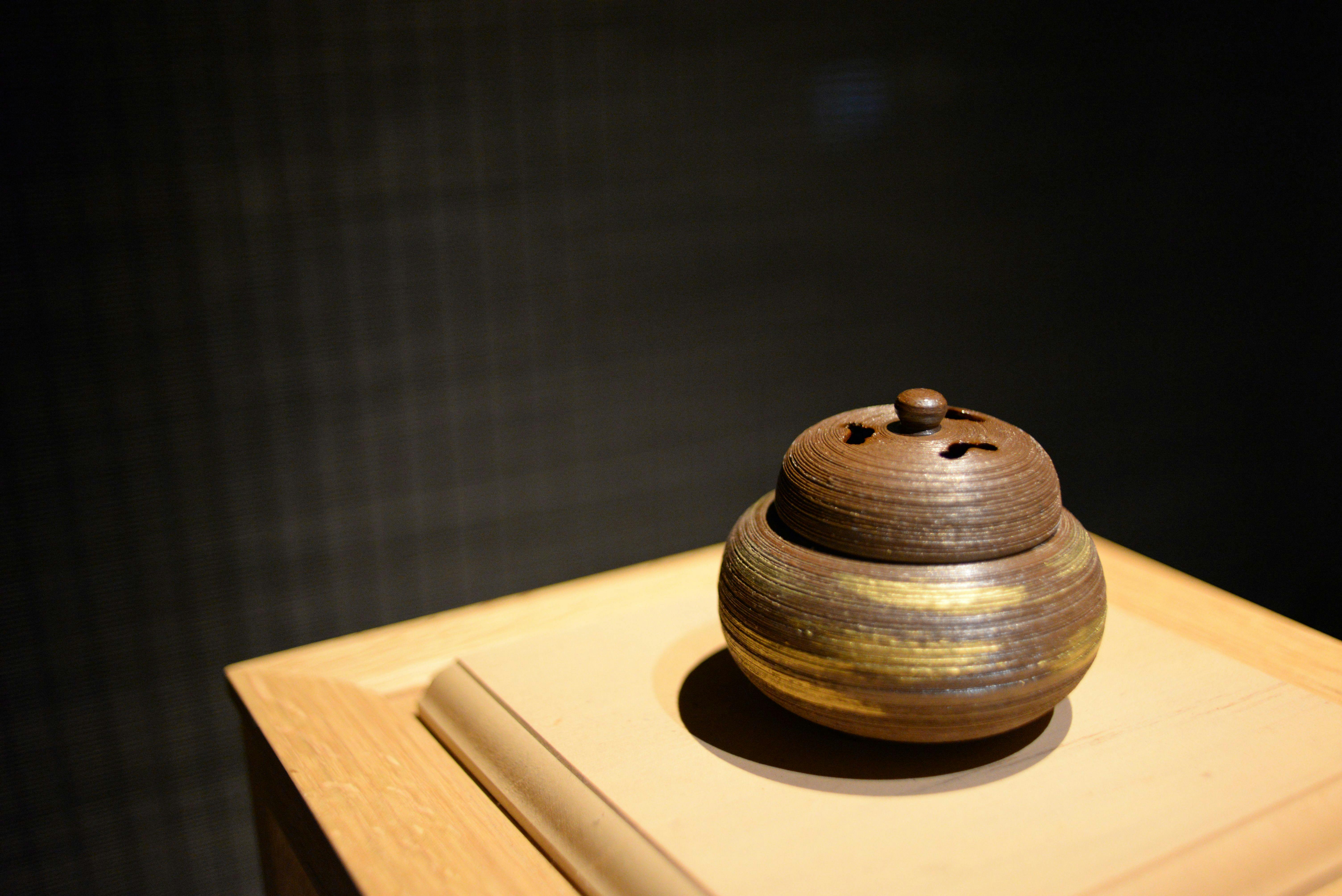 館内は白檀のお香が優しく香る