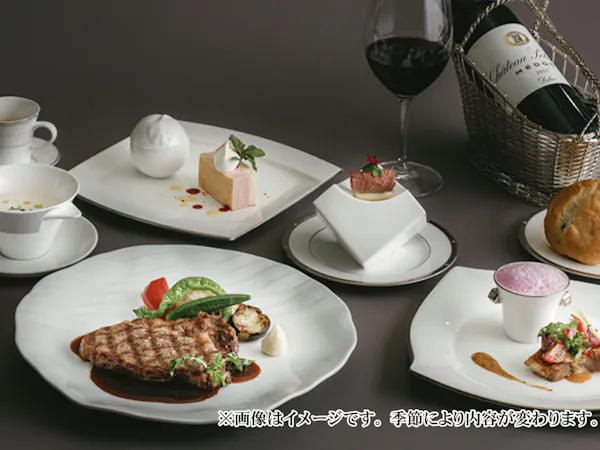 【รวมอาหารเย็นและอาหารเช้า】แผนคอร์สเนื้อโอมิ + แผนเซ็ตเครื่องดื่มไม่อั้น<รวม 2 มื้อ>