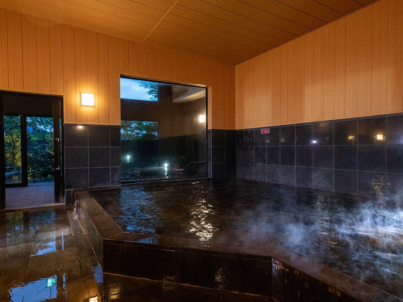 Mata air panas kecantikan kulit yang membanggakan.