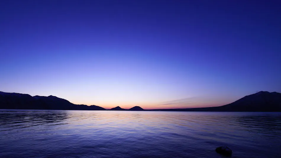 Lake Shikotsu Tsuruga Bessou Ao no Za