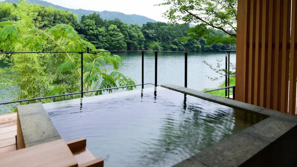 Lakeside Leisure