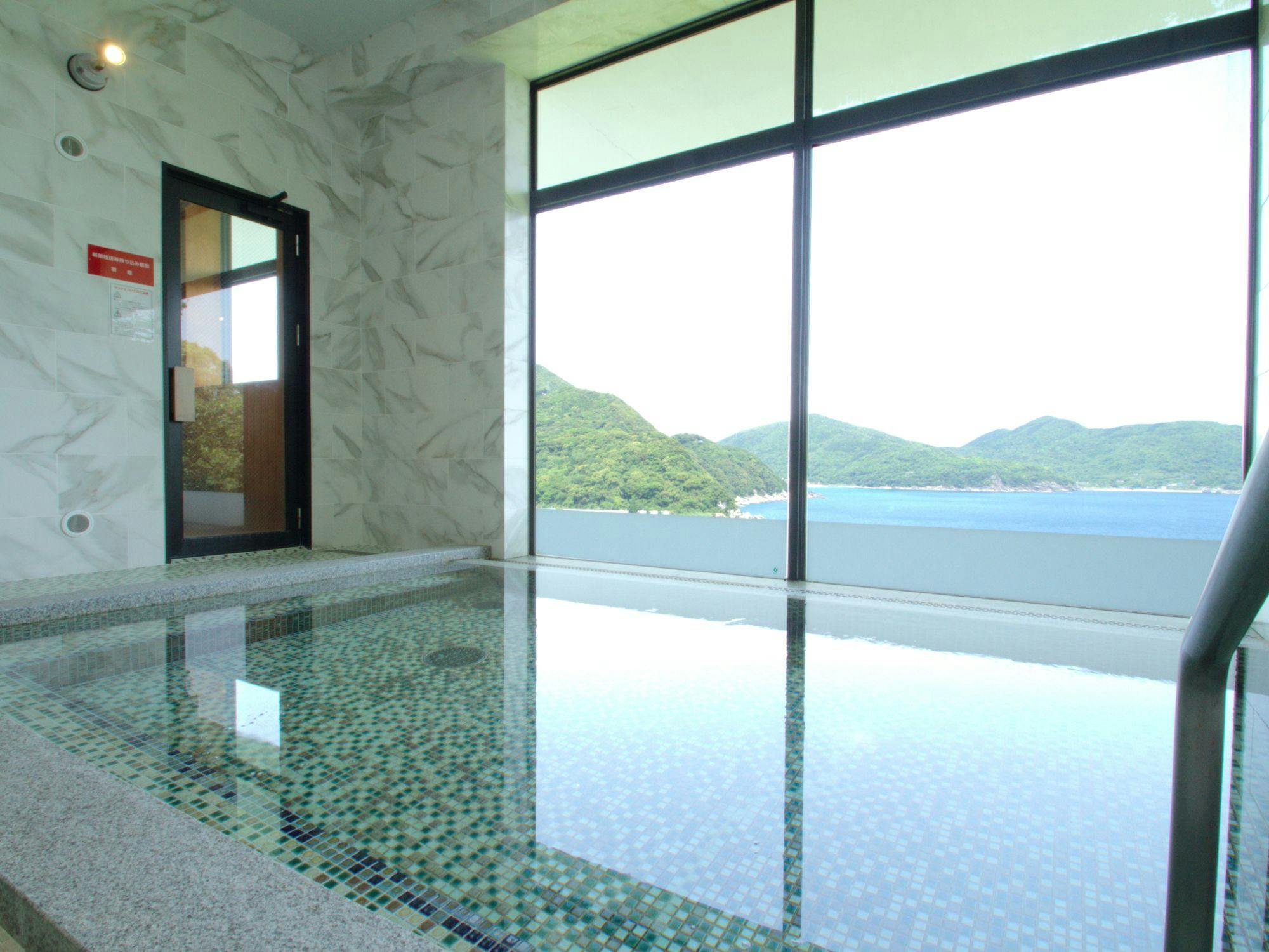 【อาคารอาบน้ำแยก: สำหรับผู้หญิง】