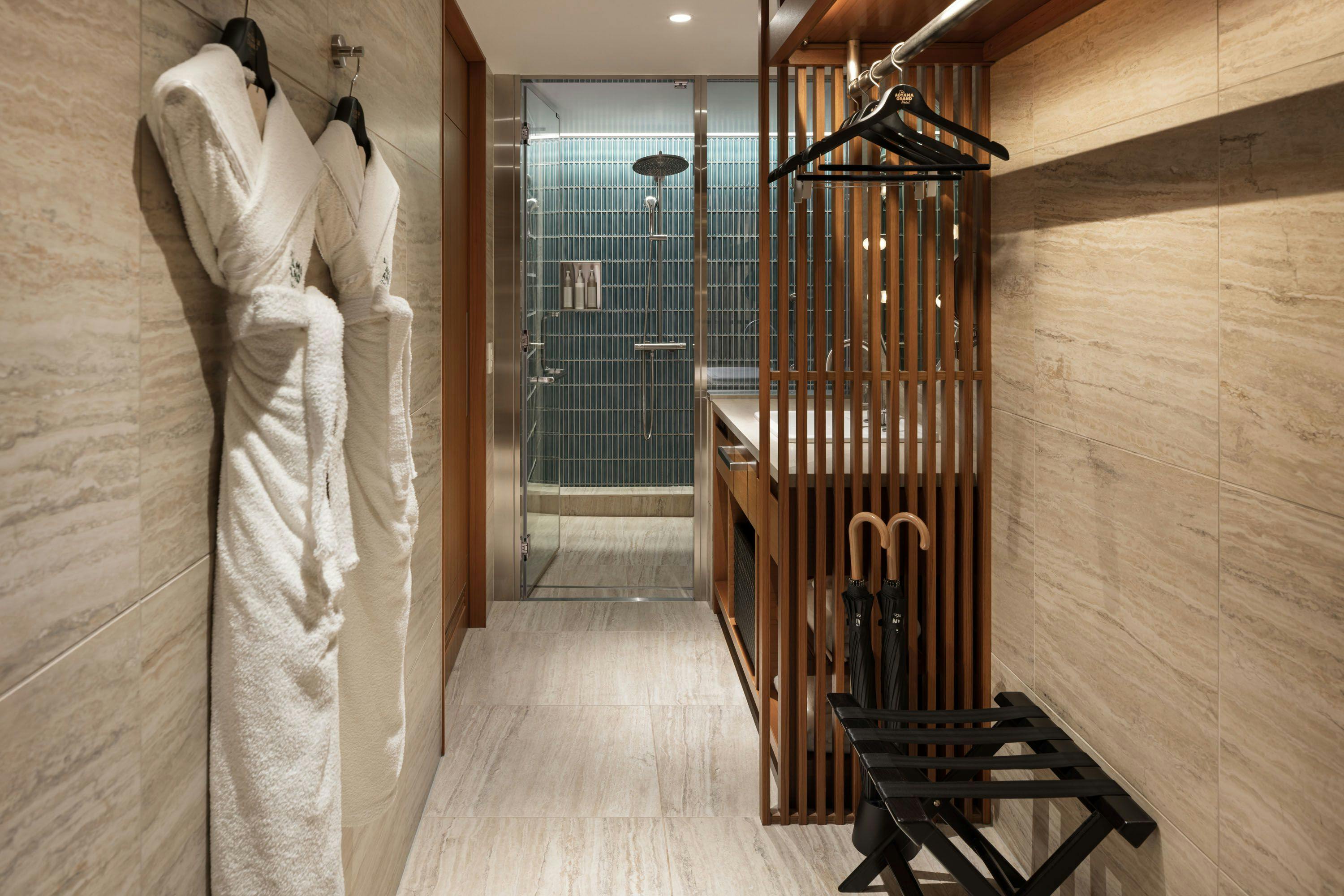 THE AOYAMA GRAND HOTEL