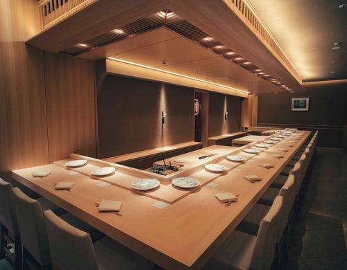 青山 鮨 かねさか