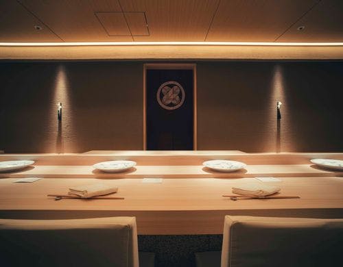 青山 鮨 かねさか