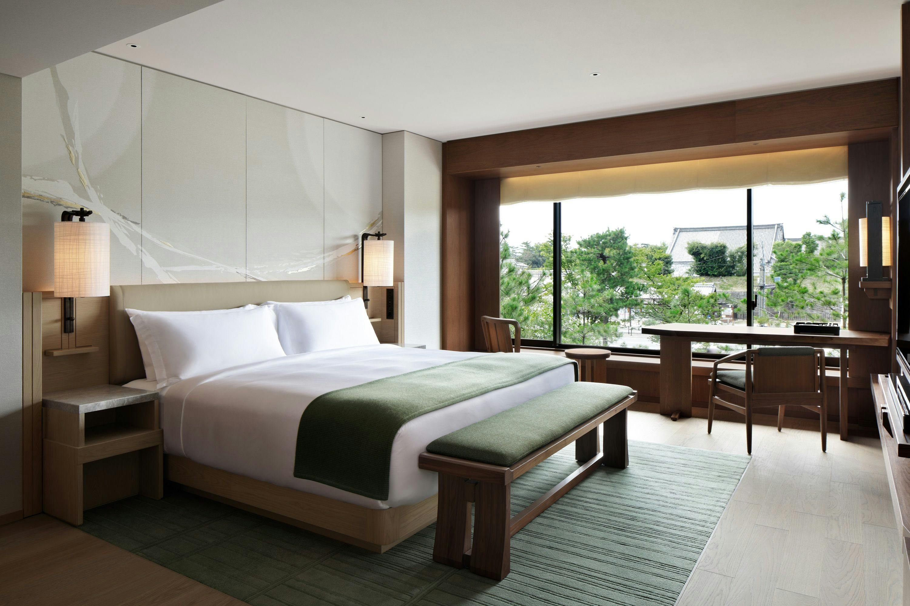 庭に面したHOTEL THE MITSUI KYOTOの客室