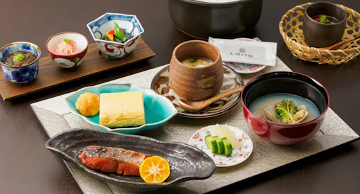 【รวมอาหารเช้า】อิ่มอร่อยกับวัตถุดิบจากโอกินาวะ! แผนอาหารเช้าเลือกได้ทั้งแบบญี่ปุ่นหรือแบบตะวันตก