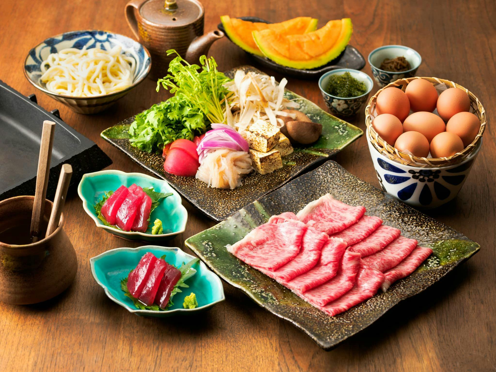 【รวมอาหารเย็นและอาหารเช้า】ดินเนอร์สุกี้ยากี้อร่อยเพลิดเพลินด้วยวัตถุดิบจากโอกินาว่า