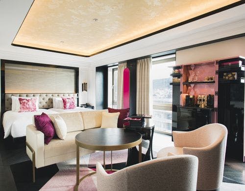 デラックスルーム