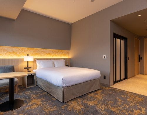 【ユニバーサルダブル】