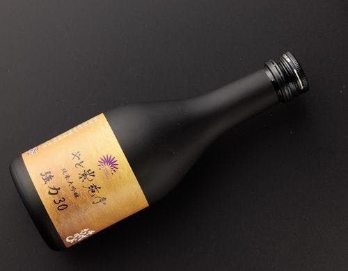 やど紫苑亭ラベルの地酒「強力30」