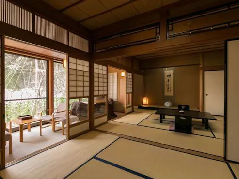 懐かしさと温もりを感じる空間【準特別室】