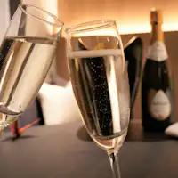 Termasuk botol sampanye