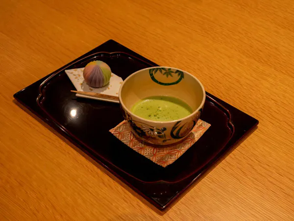 【スイートルーム限定】<ミニバーフリー>季の妙味を味わう旬彩会席 全室リビングエリア付き/2食付