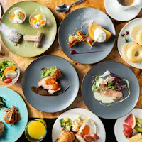 Sarapan di Restoran (Gambar Ilustrasi)