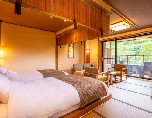 【本館テラス】