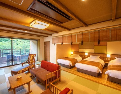 【本館ユニバーサル】