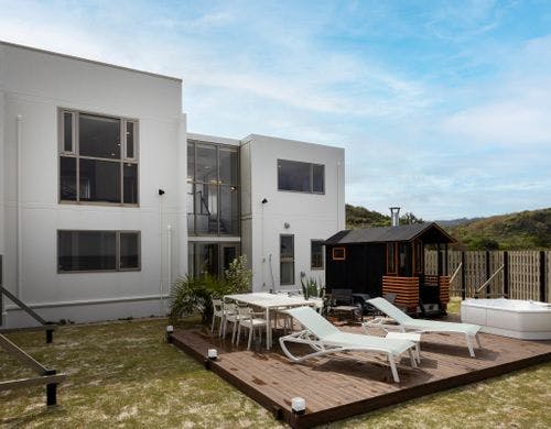 別棟ヴィラのリビングルーム