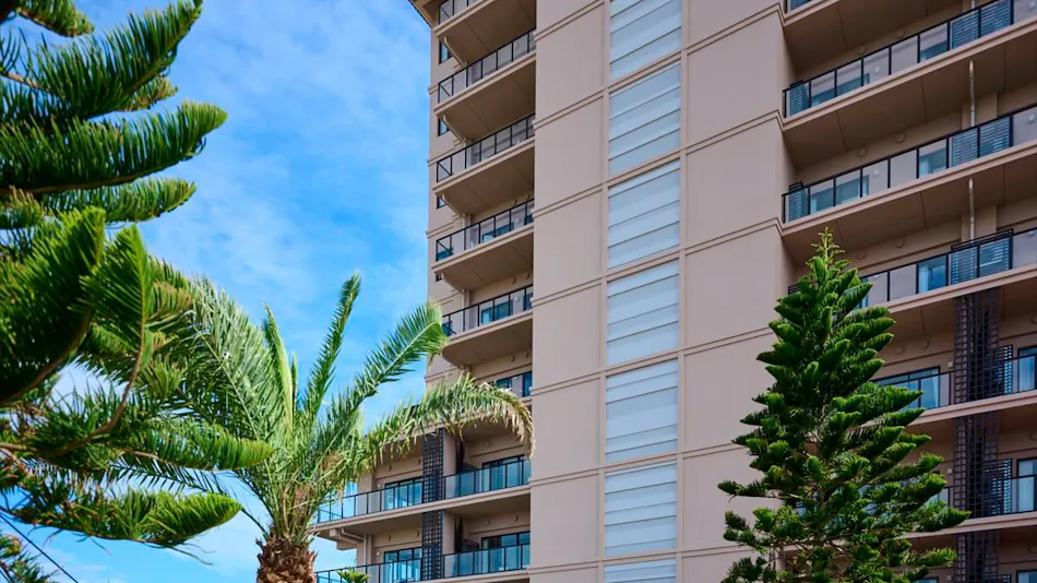 Hotel Shigira Mirage Beach Front
