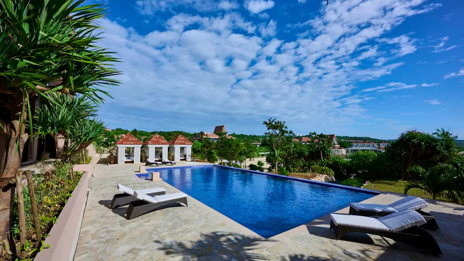Hotel Shigira Mirage Beach Front