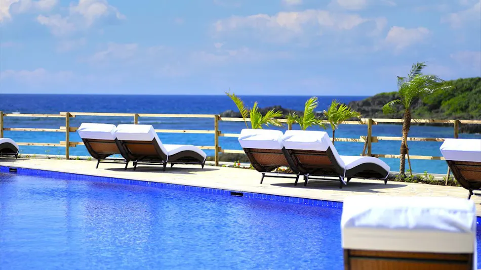 Hotel Shigira Mirage Beach Front