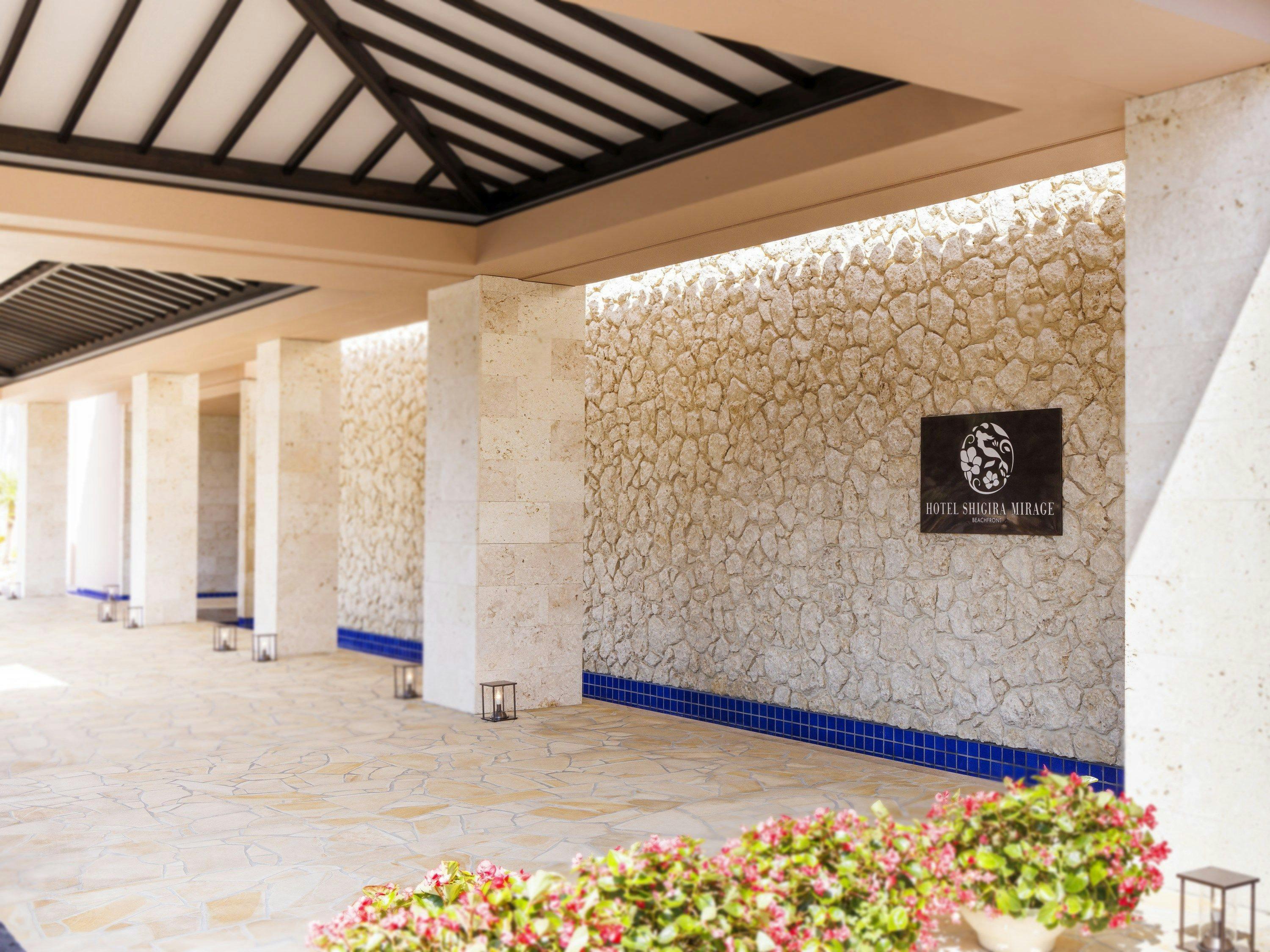 ホテルエントランス