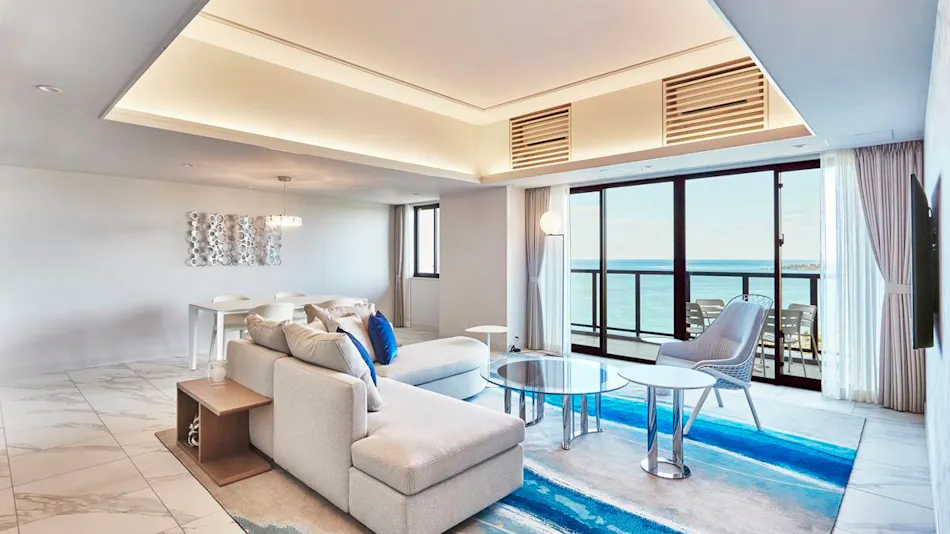 Hotel Shigira Mirage Beach Front