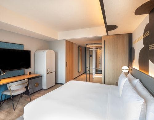 キャノピールーム（キングベッド）