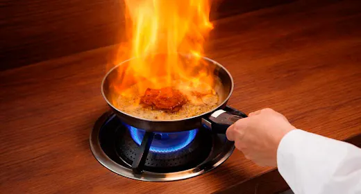 【料理長特別演出】【洋食】料理長がお客様の目の前で… 季節の限定山海の饗宴【2食付き】