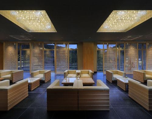 夜のロビーです。