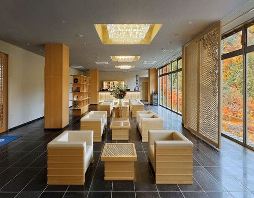 秋のロビーです。