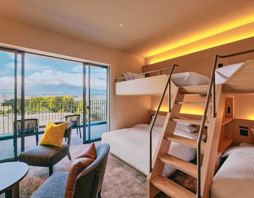 バンク(富士山ビュー)