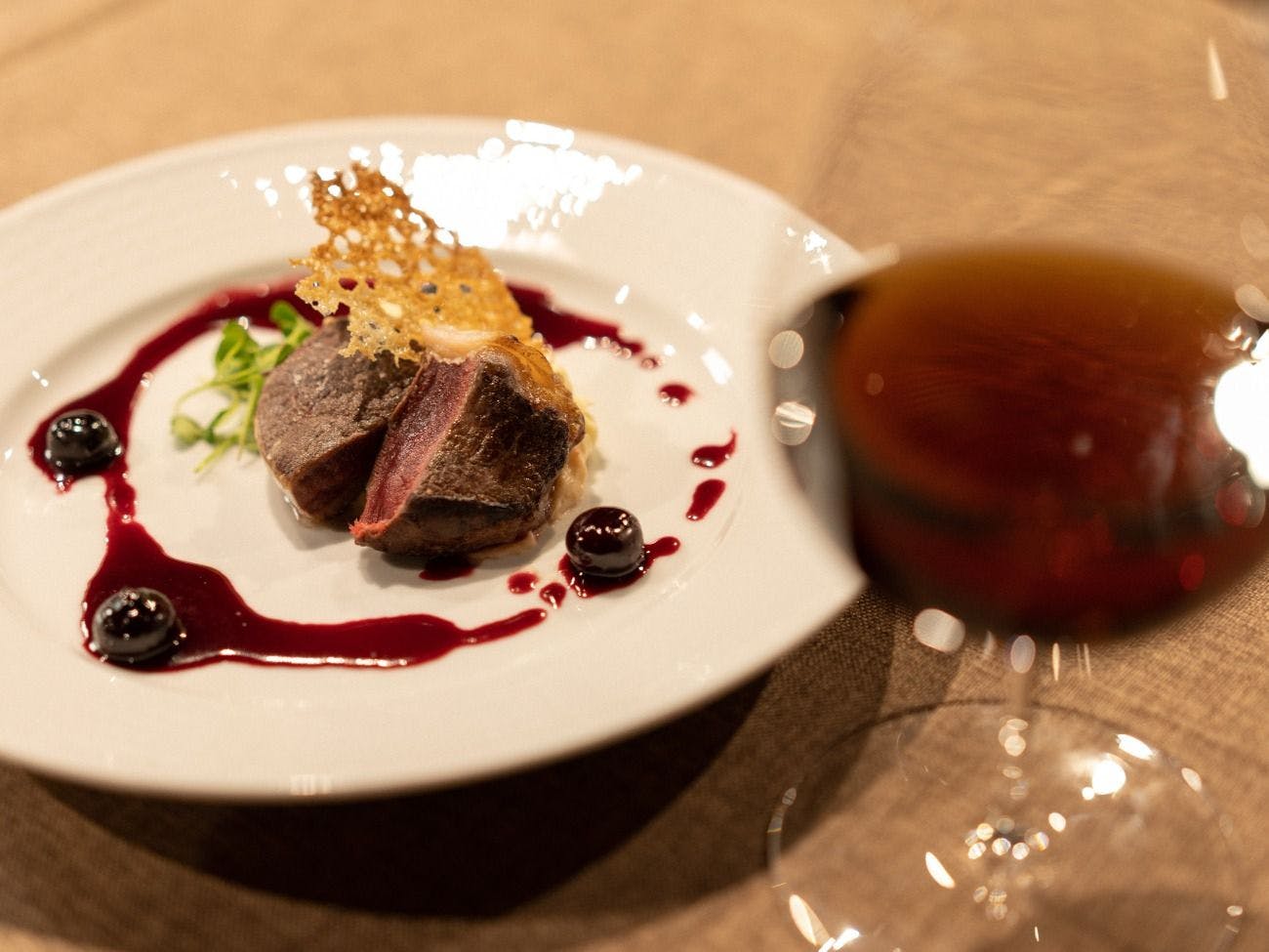 【ディナー一例】摩周鹿とワインペアリング