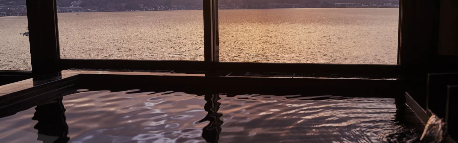 神秘なる諏訪湖に心癒される宿 上諏訪温泉しんゆ