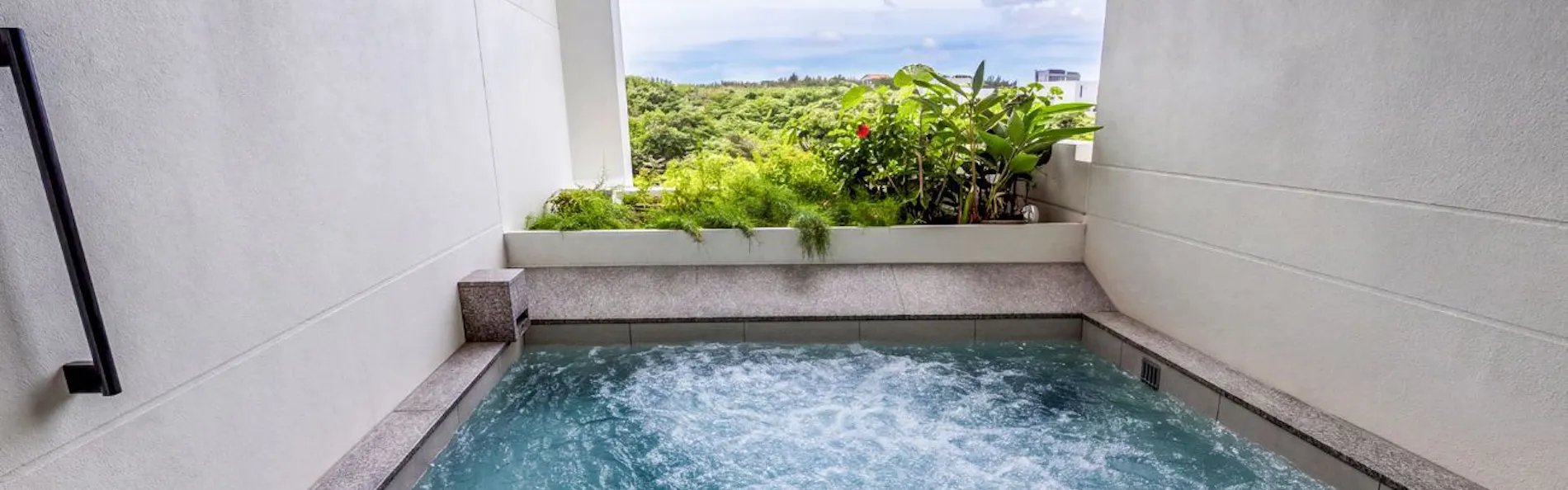 BLISSTIA SUITES&RESORT 沖縄恩納村