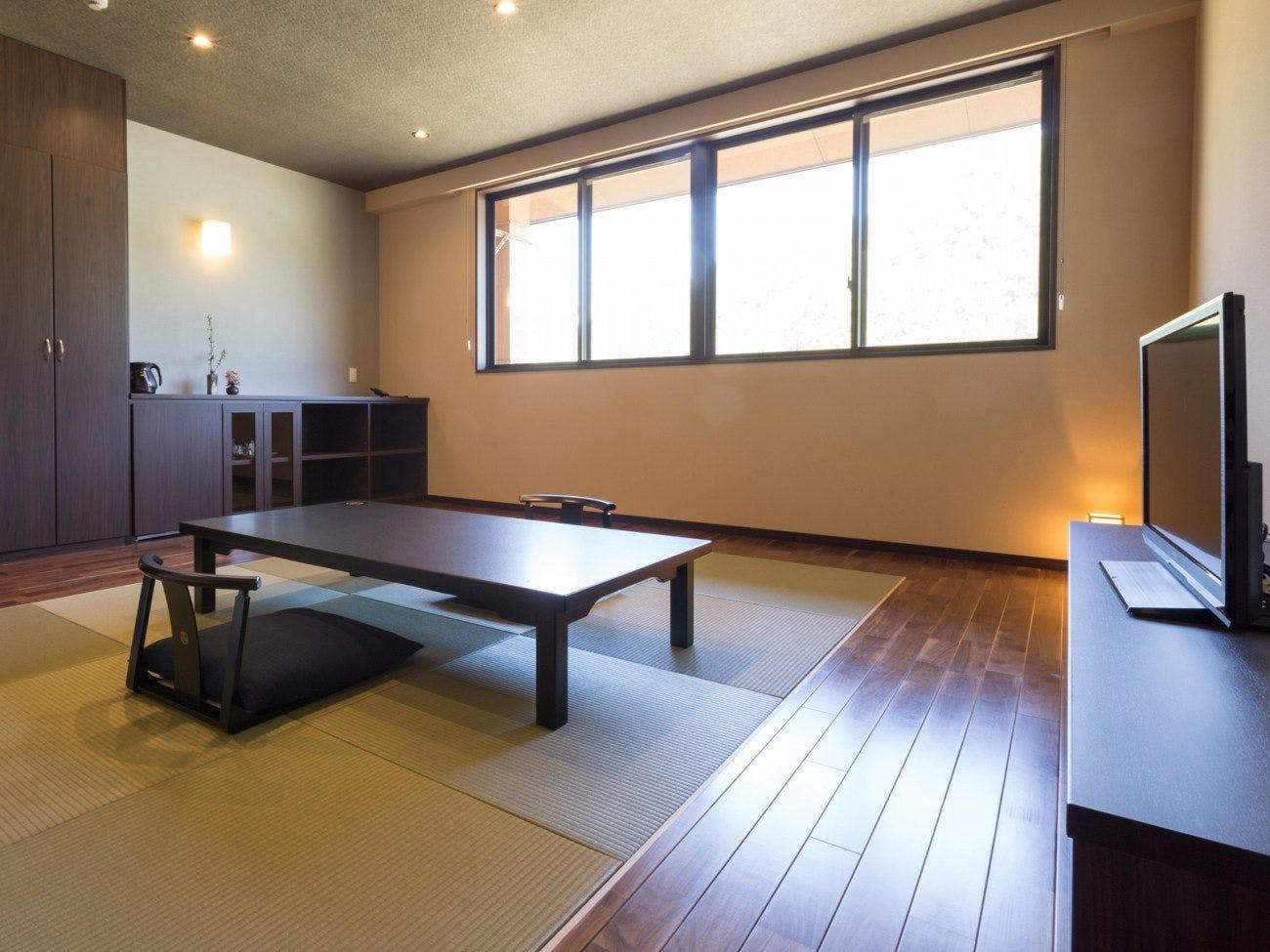 ห้องพักสไตล์ญี่ปุ่นและตะวันตก ขนาด 34-38 ตารางเมตร สำหรับ 5 ท่าน