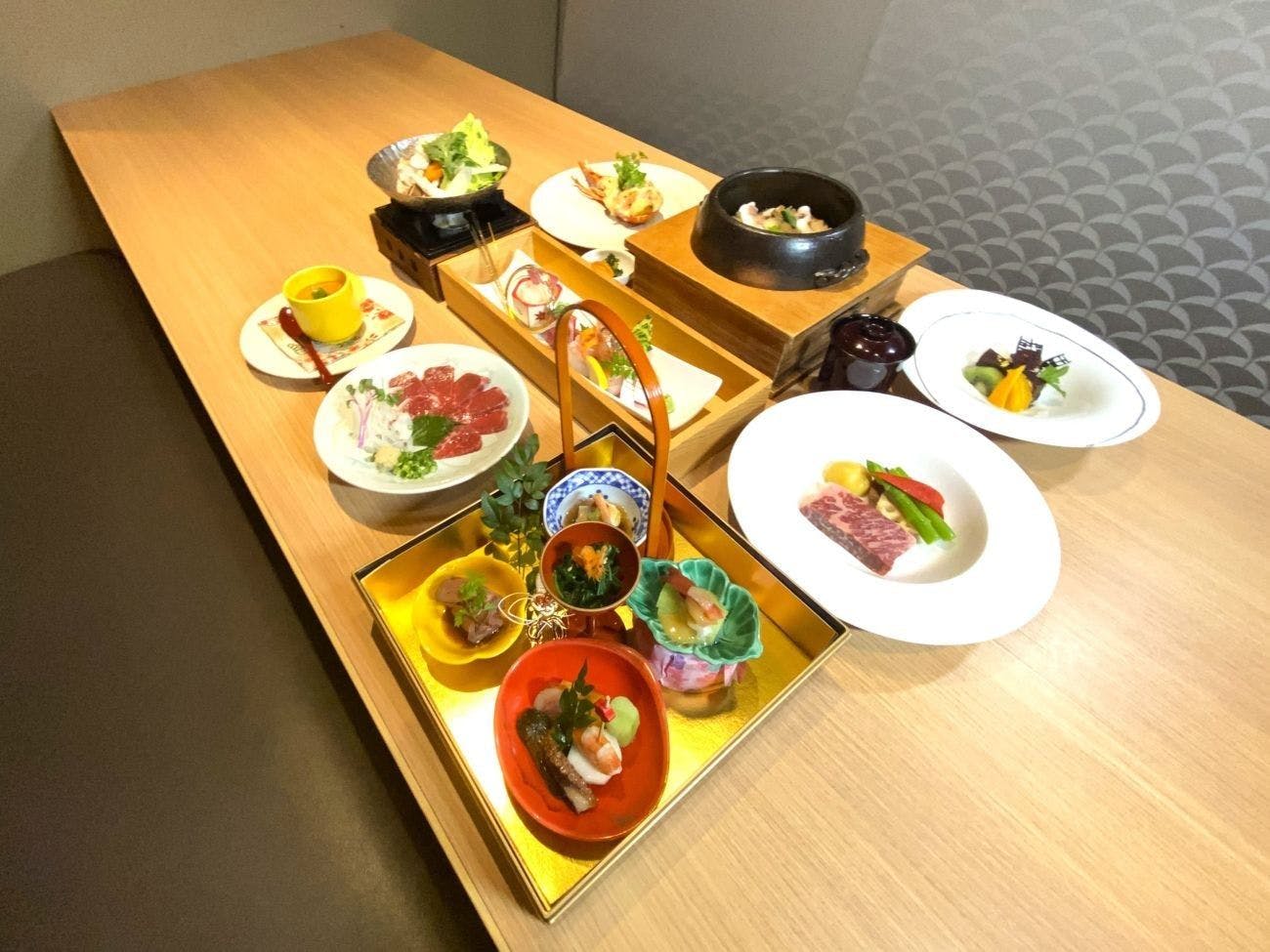 ชุดอาหารพิเศษช่วงสิ้นปีและปีใหม่ 2