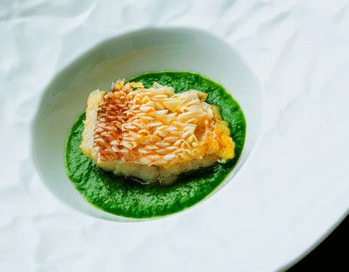 レストランの夕食