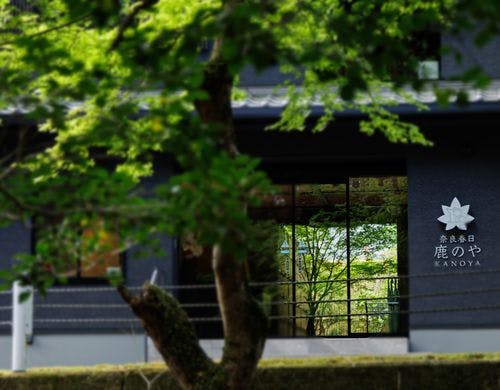 ホテル玄関