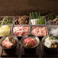 Nikmati serunya memilih aneka hidangan hot pot yang beragam