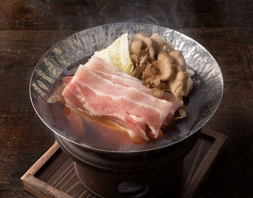 旨み広がる温かな鍋
