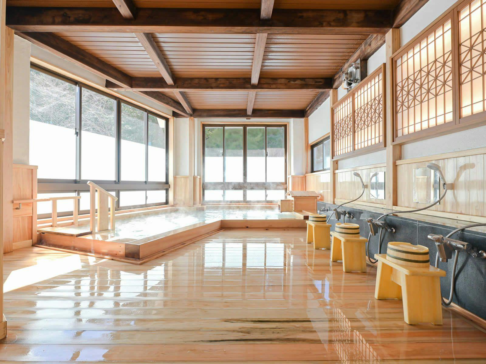 น้ำพุร้อนกำมะถันธรรมชาติ.