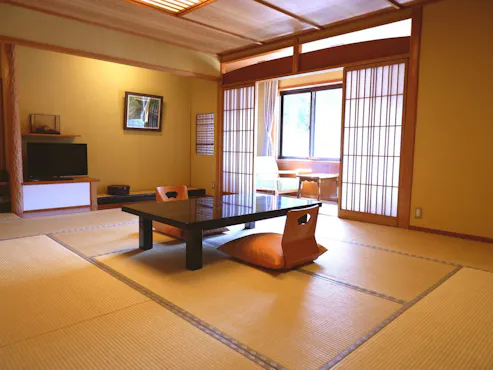 Bilik gaya Jepun. Semua bilik dilengkapi tandas♪