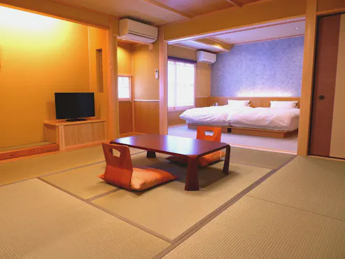 Terdapat dua ruangan: satu ruangan bergaya Jepang dan satu ruangan bergaya Barat★