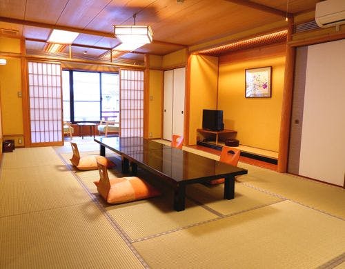 和室です。全室トイレ付き♪