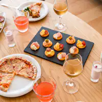 รับประทานอาหารในห้องพัก (ภาพตัวอย่าง)