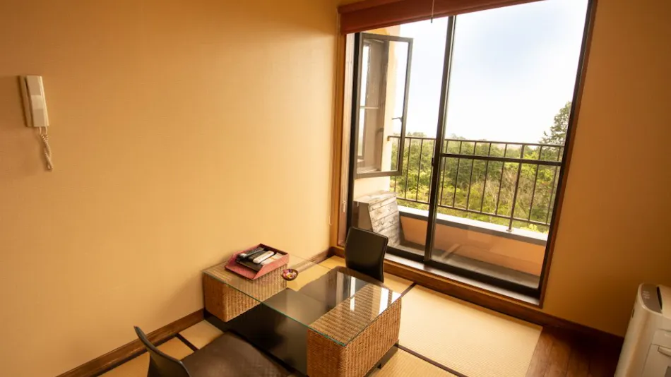 Small Asian Inn with Ocean View Rooms and Private Open-Air Bath Rakuyado Hanahana