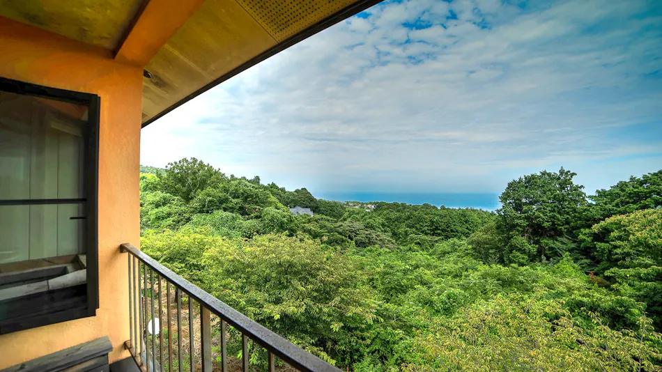 Small Asian Inn with Ocean View Rooms and Private Open-Air Bath Rakuyado Hanahana