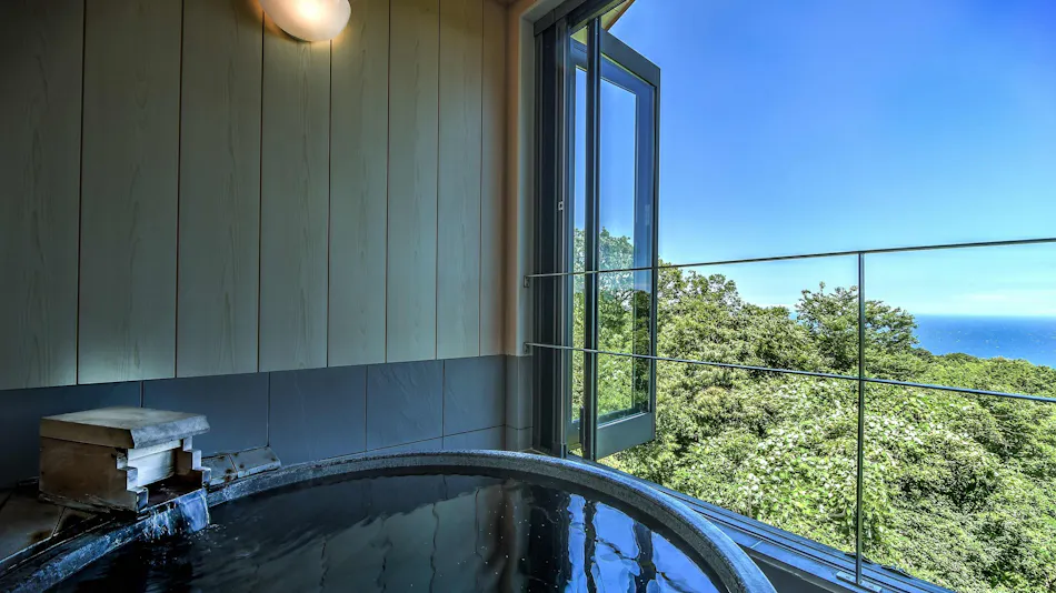 Small Asian Inn with Ocean View Rooms and Private Open-Air Bath Rakuyado Hanahana