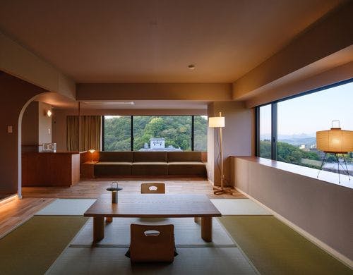 旧有馬郡の山々をながめるデラックス和洋室